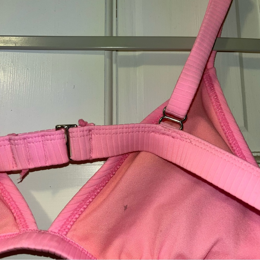 Pink Bikini - Picture 4 of 9